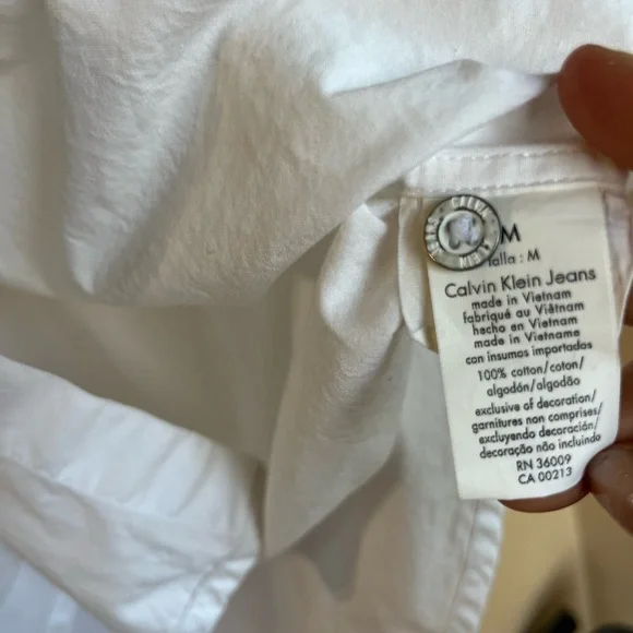 Calvin Klein Jeans White Lightweight Button-Up Shirt. 100% cotton - Picture 10 of 16